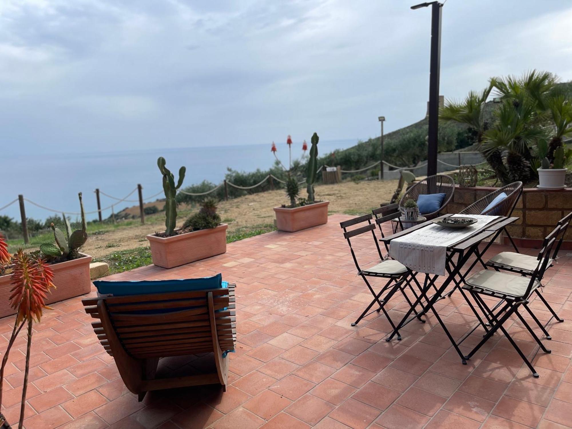 B&B La Torre Realmonte Bagian luar foto